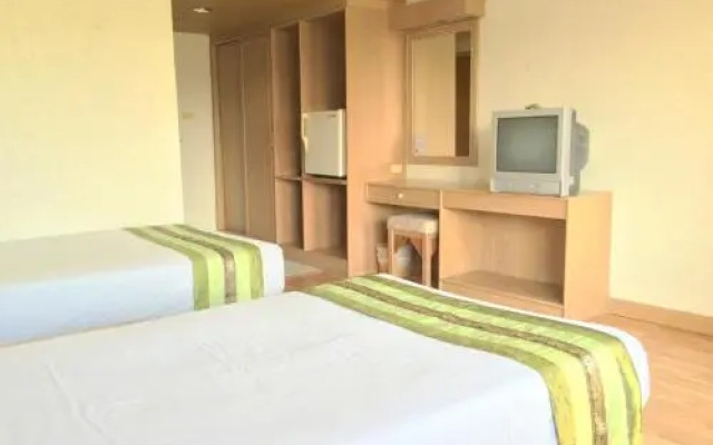 Takiab Beach Pool Villa
