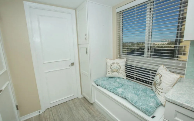 Destin Towers 61 2 Bedroom Condo by RedAwning
