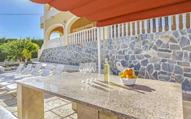 Villa - 12 Bedrooms with Pool and WiFi - 106430