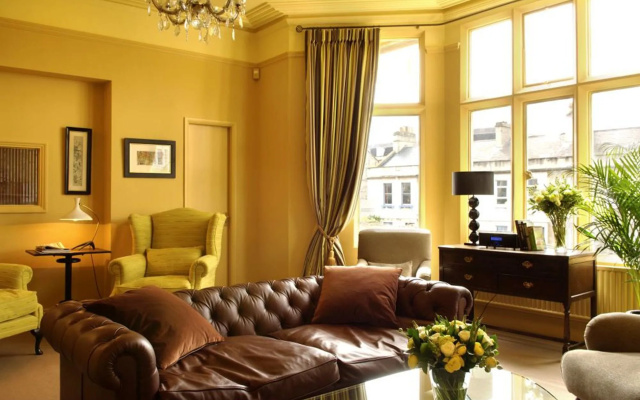 Brooks Guesthouse
