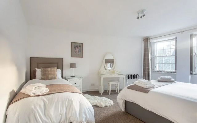 Historic flat on Royal Mile