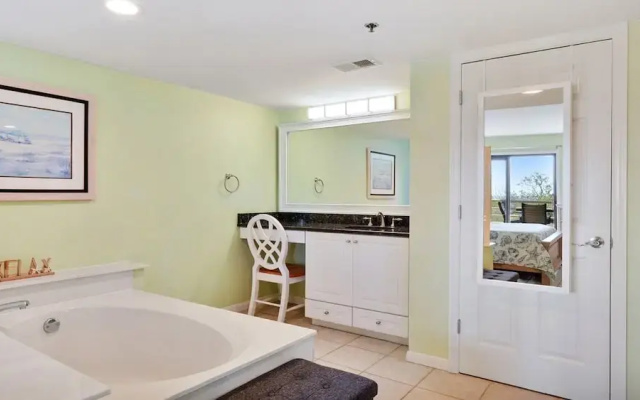 2515 Mare 2 Bedroom Condo