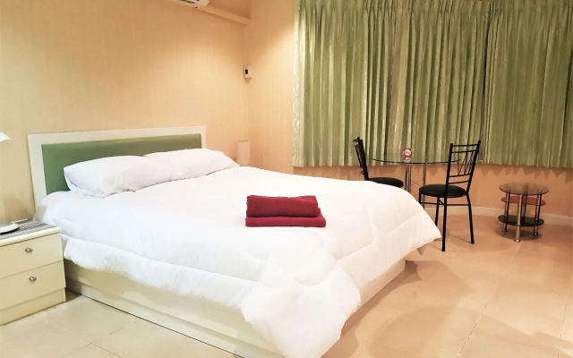 Cozy Studio Near Jomtien Beach - Thip Condotel - Walk to the Sea