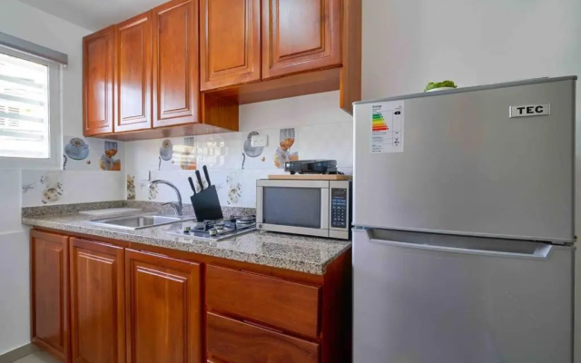 Escape Studio Apartment Close to Agora Mall