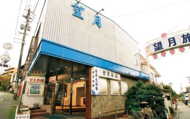 Отель Mochiduki Ryokan Минамиогуни вид на фасад