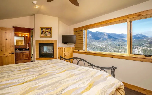 Mapes Luxury Vacation At Windcliff 5 Bedroom Home by RedAwning