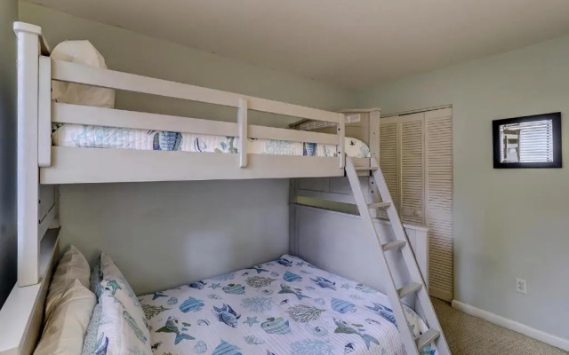 Fiddler's Cove by Hilton Head Retreats