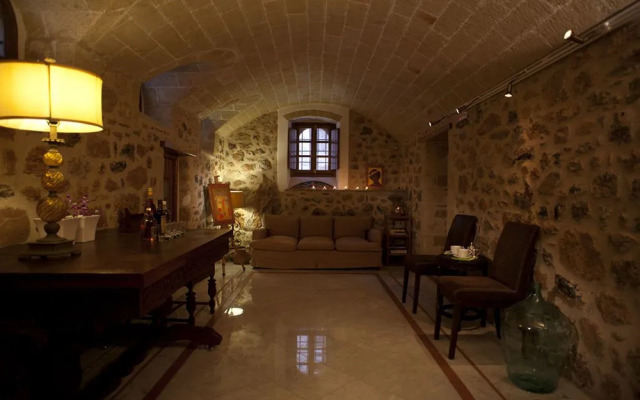 Theophano Art Hotel