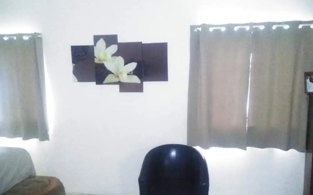 Immaculate 2-bed Apartment in Spanish Town