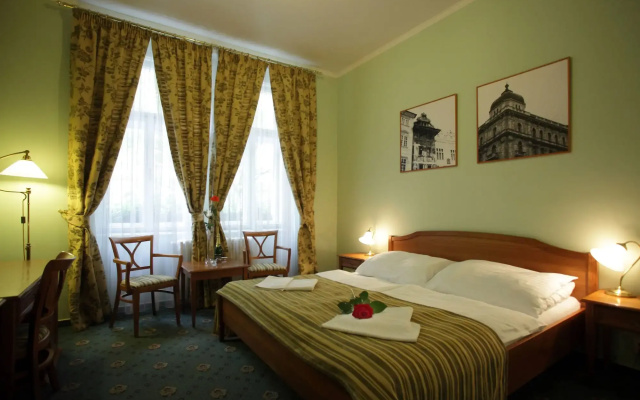 Anna Hotel