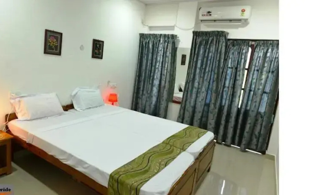 Kovalam Whitepride
