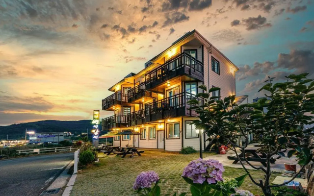 Star moon Pension