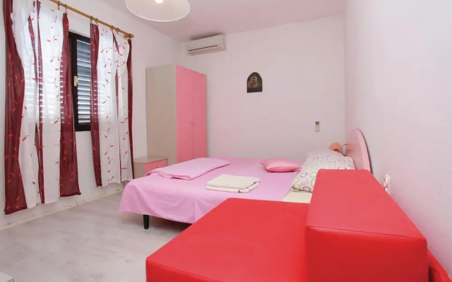 Stunning Home in Korcula With Wifi and 6 Bedrooms