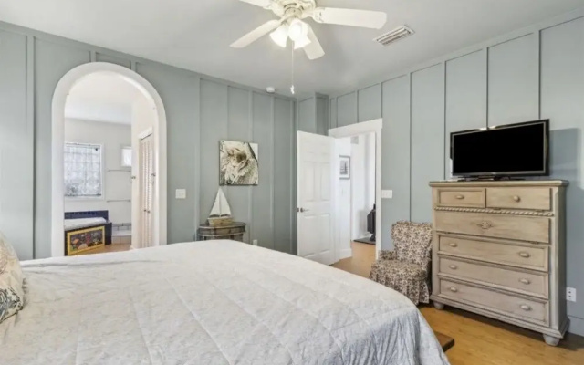 Ocean View 3 Bedroom Home - Pet Friendly
