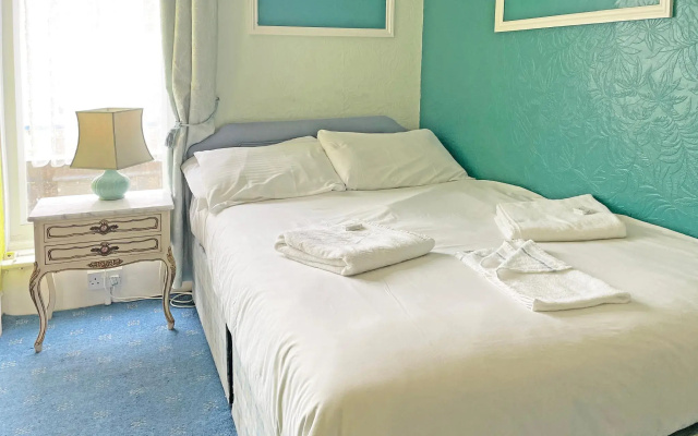 The New Osterley Hotel