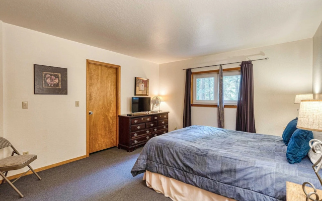 11640 St Bernard Dr - 6 Br Home