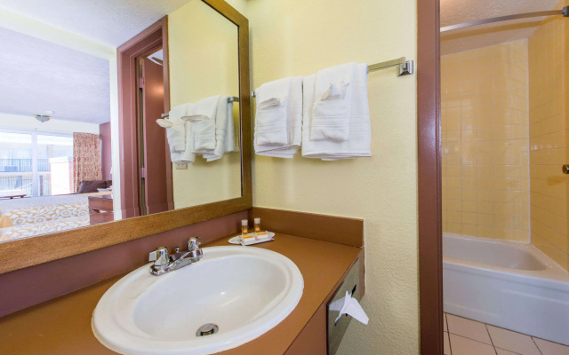 Days Inn by Wyndham Frankfort