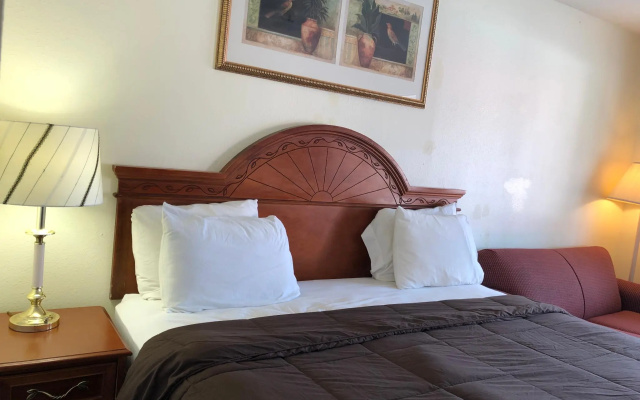 Ozark Inn & Suites