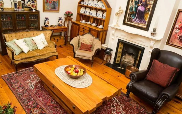 Karoowerf Guest House