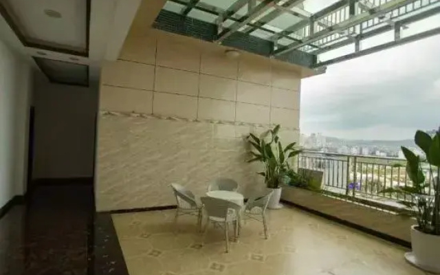 Luoping Dongsheng Holiday Hotel
