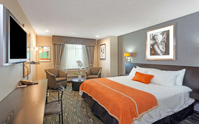 Ramada Plaza by Wyndham West Hollywood Hotel & Suites