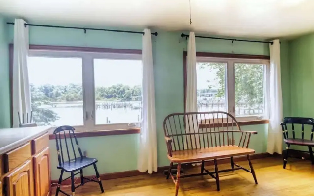Boho Waterfront Getaway 5 Bedroom Retreat
