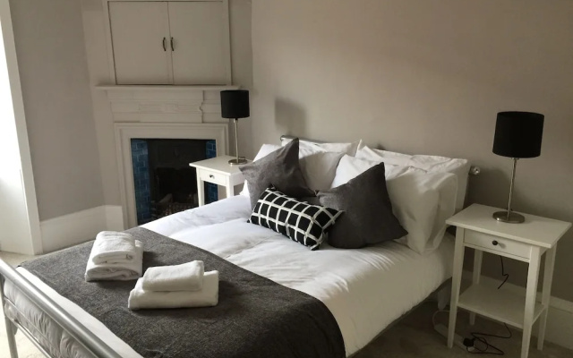 Great Location 2 Bed West End Flat