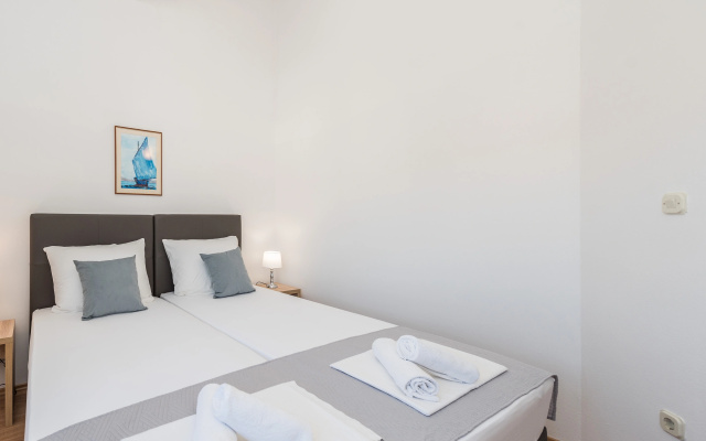 Apartment Rafaela 220m from the beach
