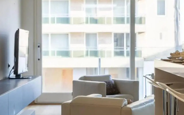 Modern Apartment at the Beach With Parking