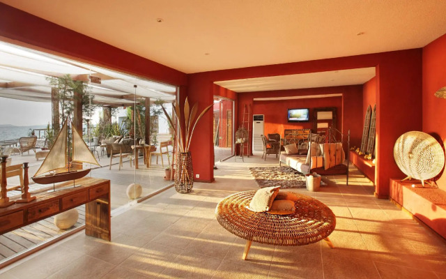 Ceshme Plus Hotel