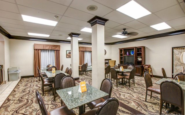Comfort Suites At Rivergate Mall in Goodlettsville, United States of America from 141$, photos, reviews - zenhotels.com guestroom