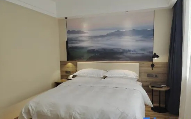Yunshang Light Luxury Hotel (Taizhou Huangyan Branch)