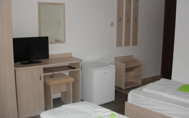 Guest House Aja