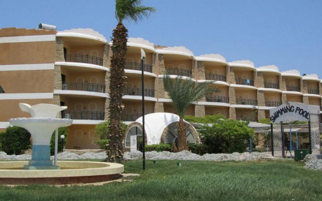 Отель Samaka Beach Resort Египет, Хургада - отзывы, цены и фото номеров - забронировать отель Samaka Beach Resort онлайн вид на фасад