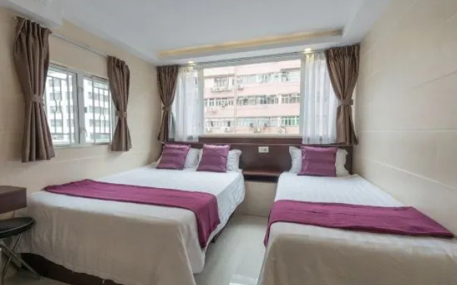 Happy Holidays Hostel(Next to Tsim Sha Tsui MTR Station)