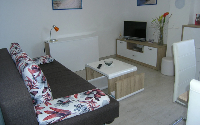 Studio apartment Mici 2 - great loaction and relaxing: SA2 Cres, Island Cres