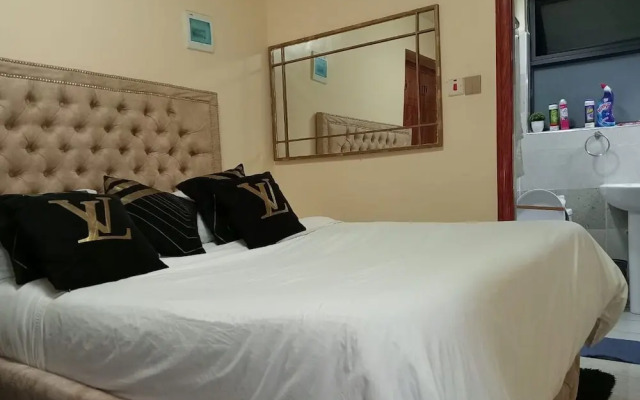 Lux Suites Kileleshwa Studio Apartments