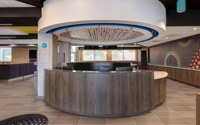 Holiday Inn Htl Stes Lithia Sp