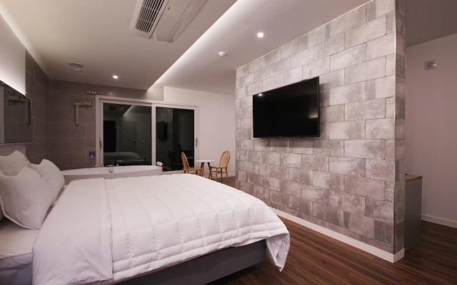 Ulsan Jeongjadong White Swan