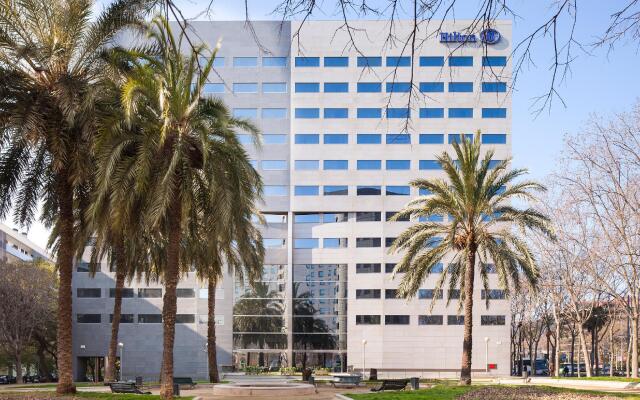 Отель Hilton Barcelona вид на фасад
