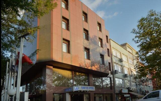 Yavuz Hotel вид на фасад