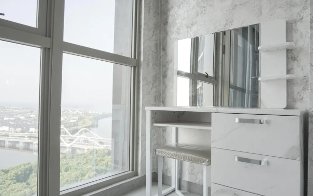 Warm And Elegant 1Br At Gold Coast Apartment