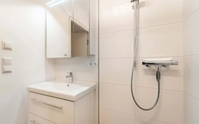 Large Apartment in Sankt Georgen With Balcony