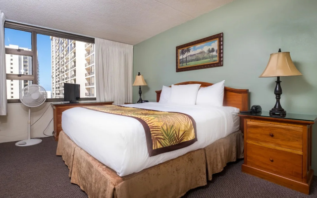 Waikiki Banyan Tower 2 by VRI Americas