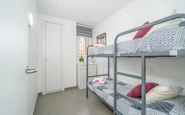Apartment in Empuriabrava Near Sandy Beach