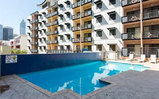 Two bedroom Apt next to Perth CBD with Parking.