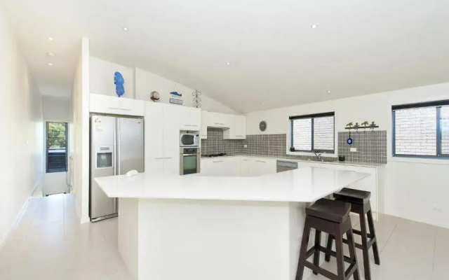 Fingal Surf and Sand, Pacific Drive, 14A