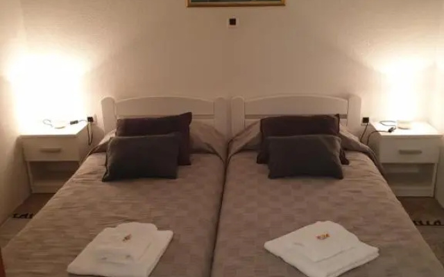 Rooms and Apartments V&M