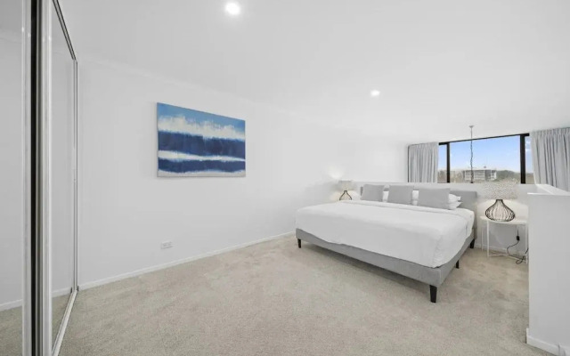 Loft-style CBD 1-bed With Rooftop Terrace & BBQ