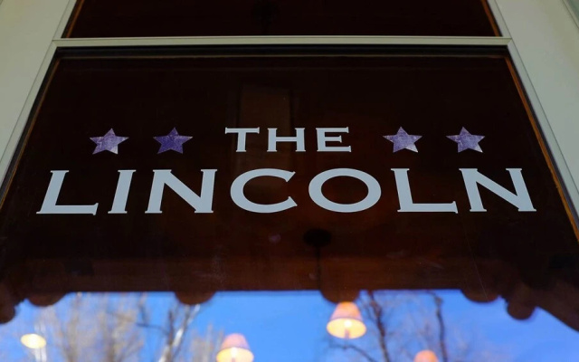 The Lincoln 304
